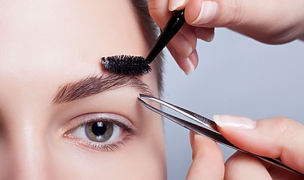 You Can Still Style Your Eyebrows After A Transplant