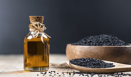 Black Seed Oil For Hair: Benefits, Risks And Alternatives