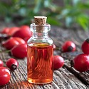 Is Rosehip Oil Good For Hair Loss? Evidence Review 2025