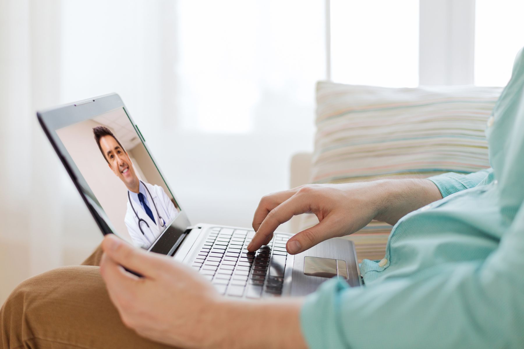 person contacting their doctor about itching after hair transplant