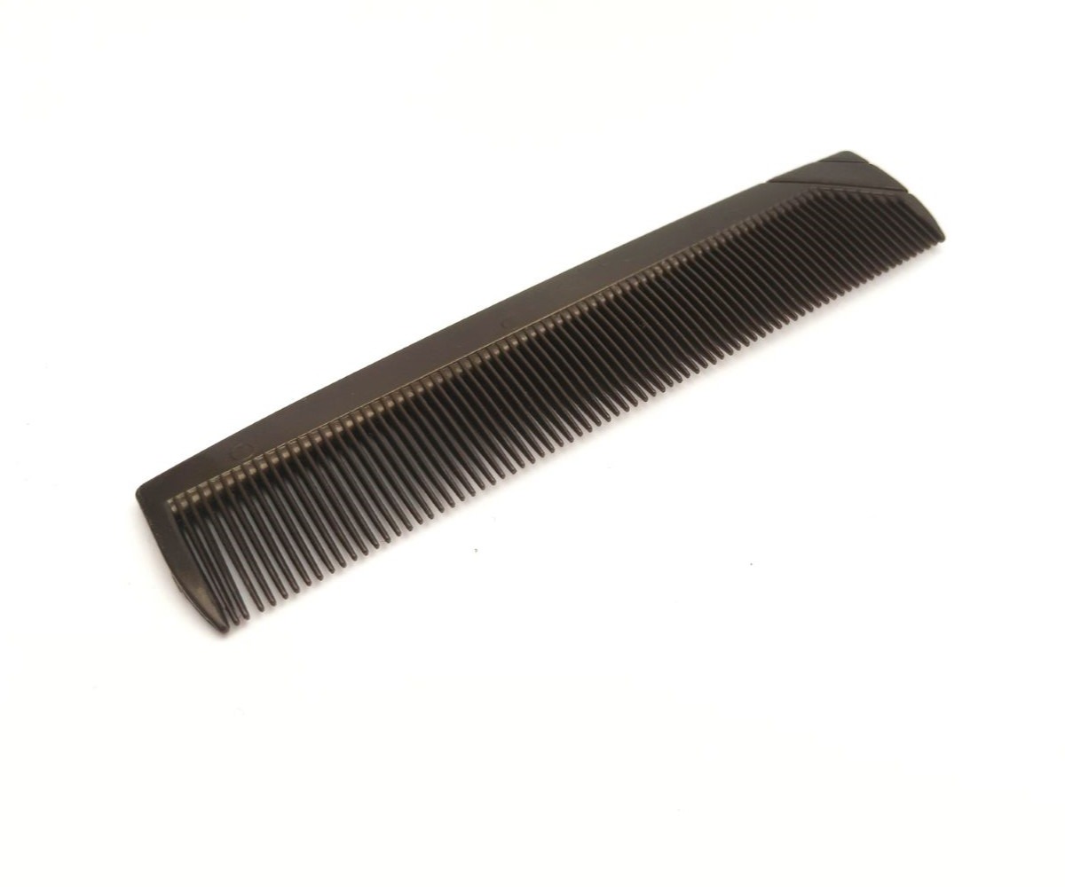 A long, thin, flat comb