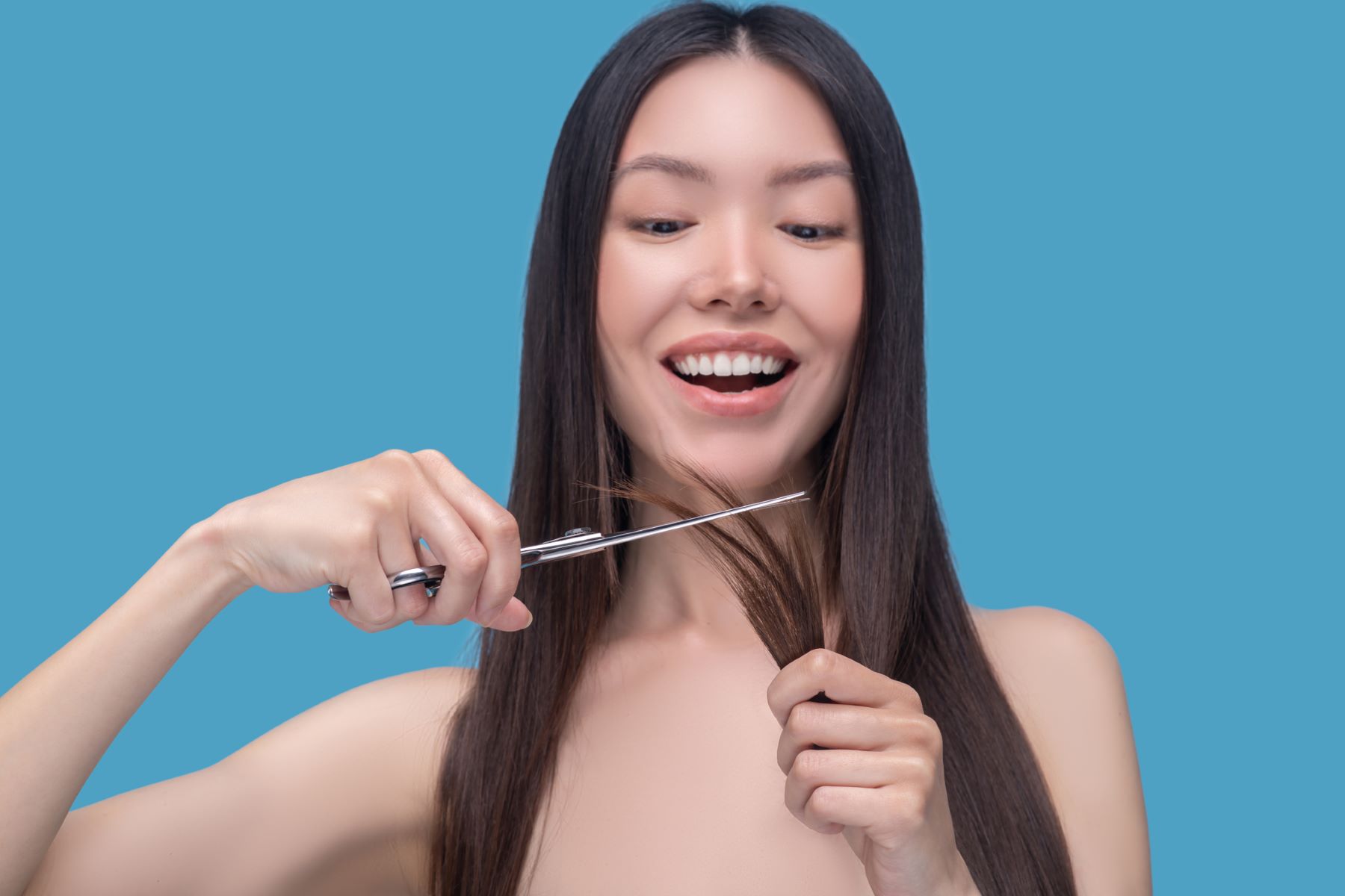 Trimming split ends at home