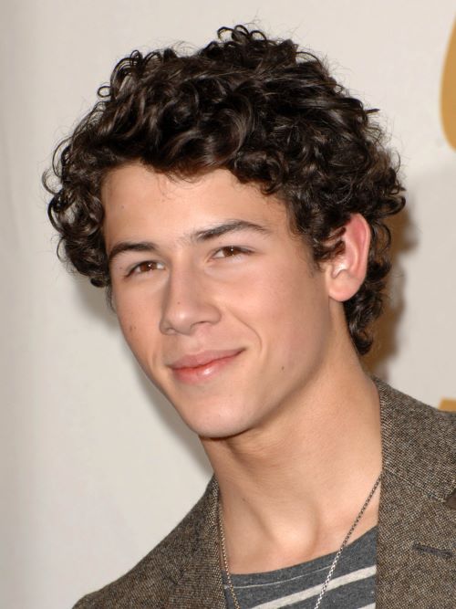 Nick Jonas type 3B hair