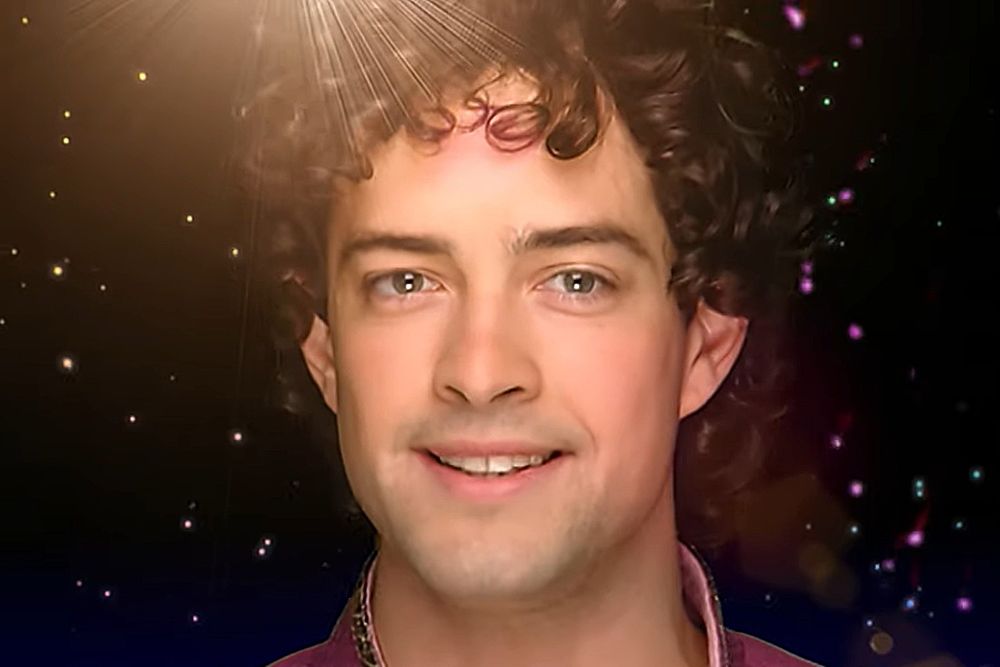 Lee Mead&rsquo;s curly hair