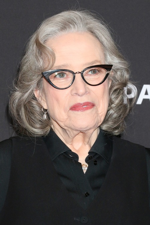 kathy bates 1930s hairstyle