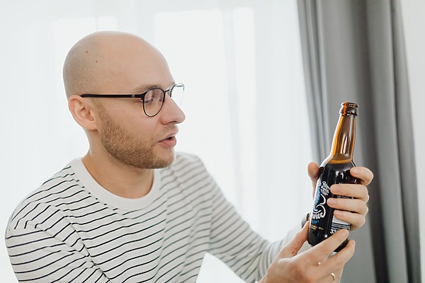 hair loss and alcohol featured image